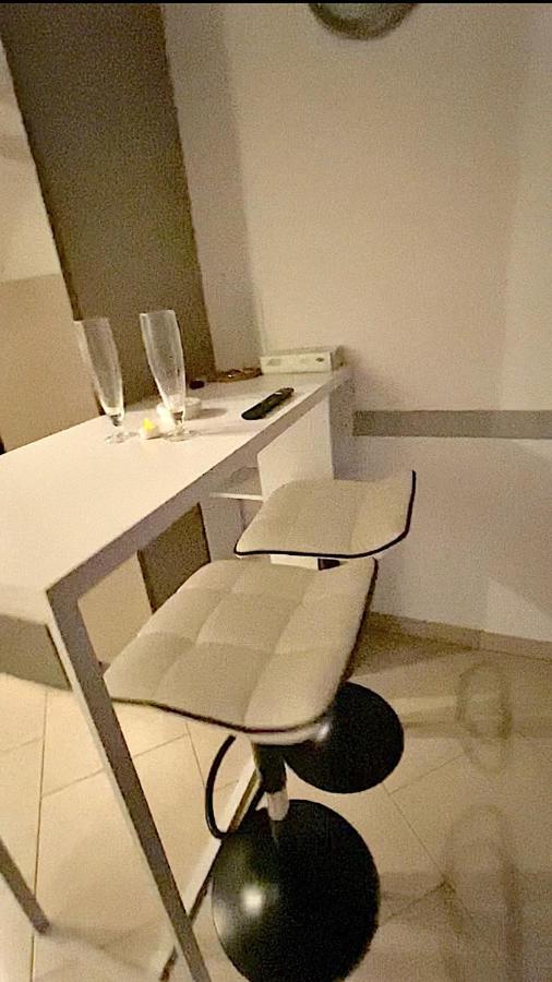 Superbe Appartement, General Allix A Санс Экстерьер фото